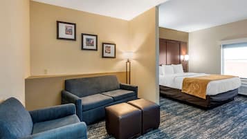 客房內保險箱、書桌、遮光布/窗簾、隔音