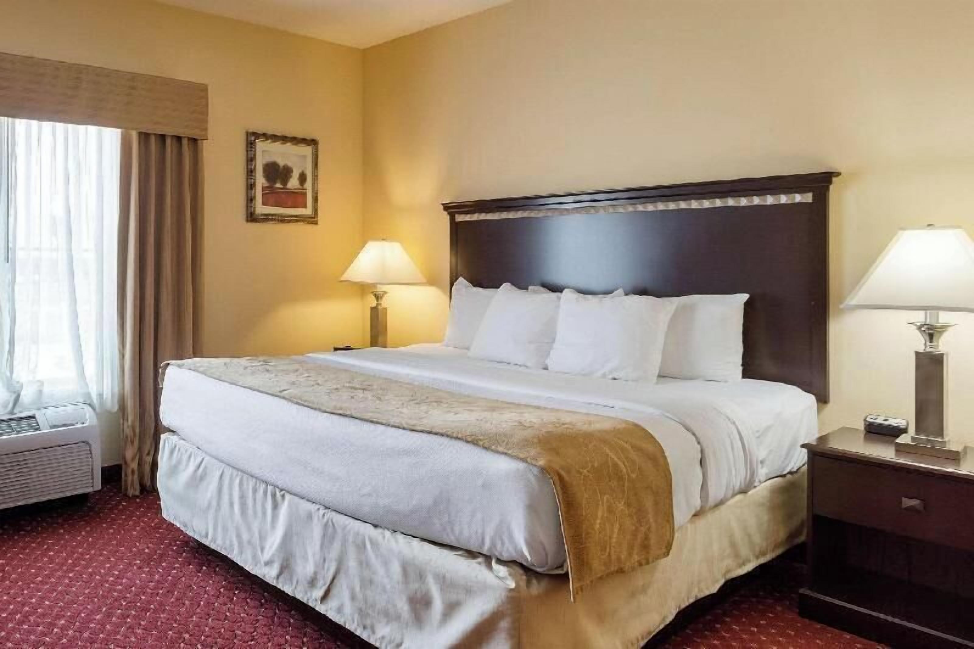 In-room safe, desk, blackout drapes, soundproofing