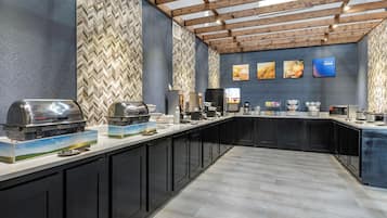 Gratis morgenmadsbuffet hver dag