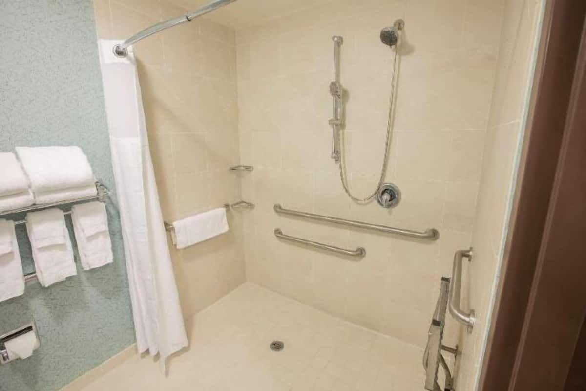 Bathroom | Free toiletries, hair dryer