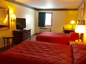 Iron/ironing board, rollaway beds, free WiFi, alarm clocks - Executive Inn and Suites (Waukegan)