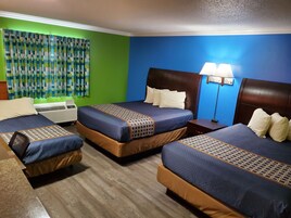 Standard three beds | Desk, iron/ironing board (on request), cribs (surcharge)