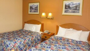 Iron/ironing board, free WiFi, bed sheets