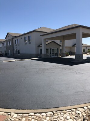 Front of property - Lea County Inn (Hobbs)