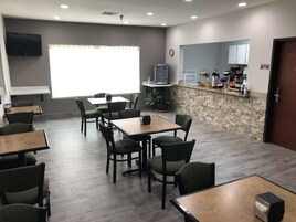 Free daily continental breakfast