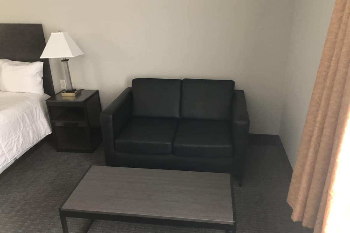 desk, laptop workspace, iron/ironing board, free wifi