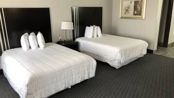 Dobbeltrom | Skrivebord, skrivebord for bærbar PC og strykejern/-brett