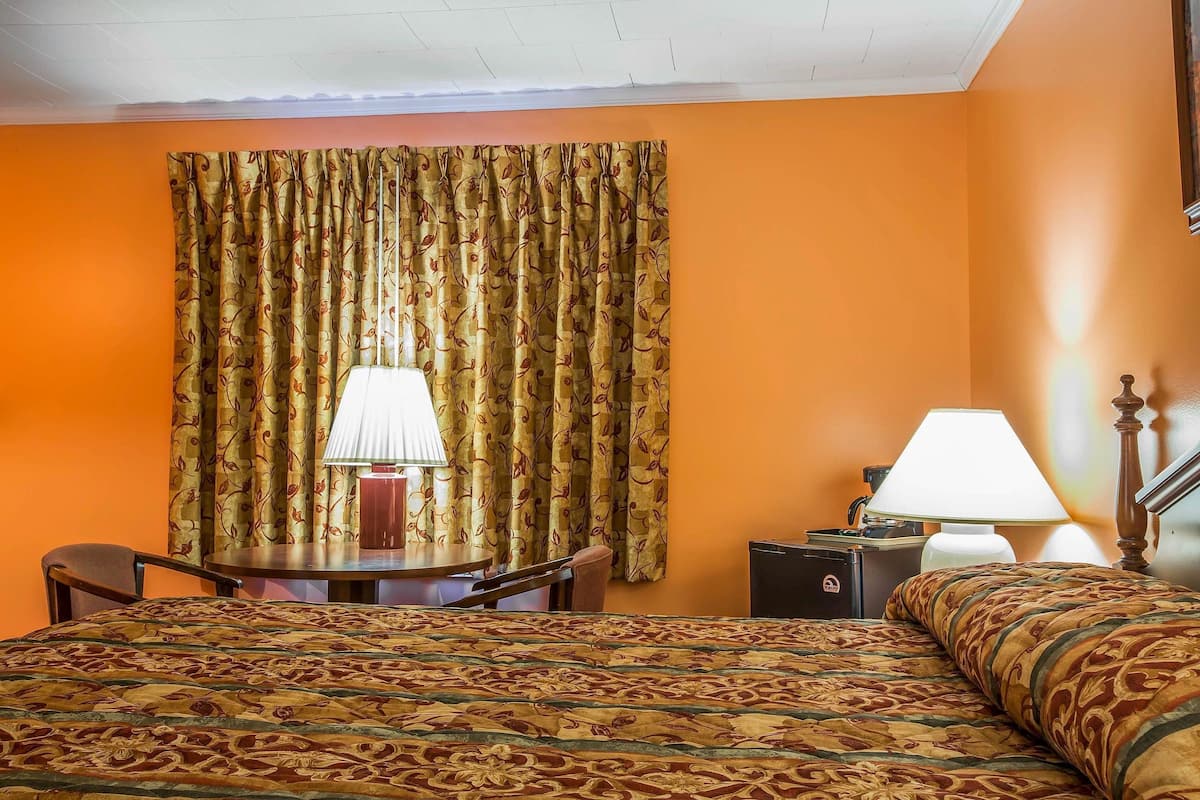 Iron/ironing board, rollaway beds, free WiFi, bed sheets