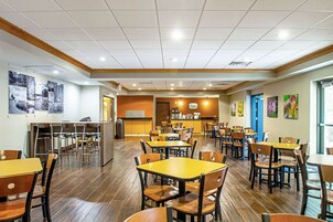 Café da manhã com buffet grátis