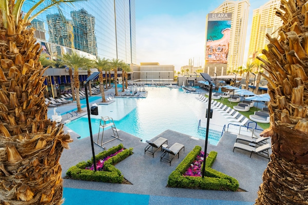 Seasonal outdoor pool, open 8:00 AM to 8:00 PM, cabanas (surcharge)