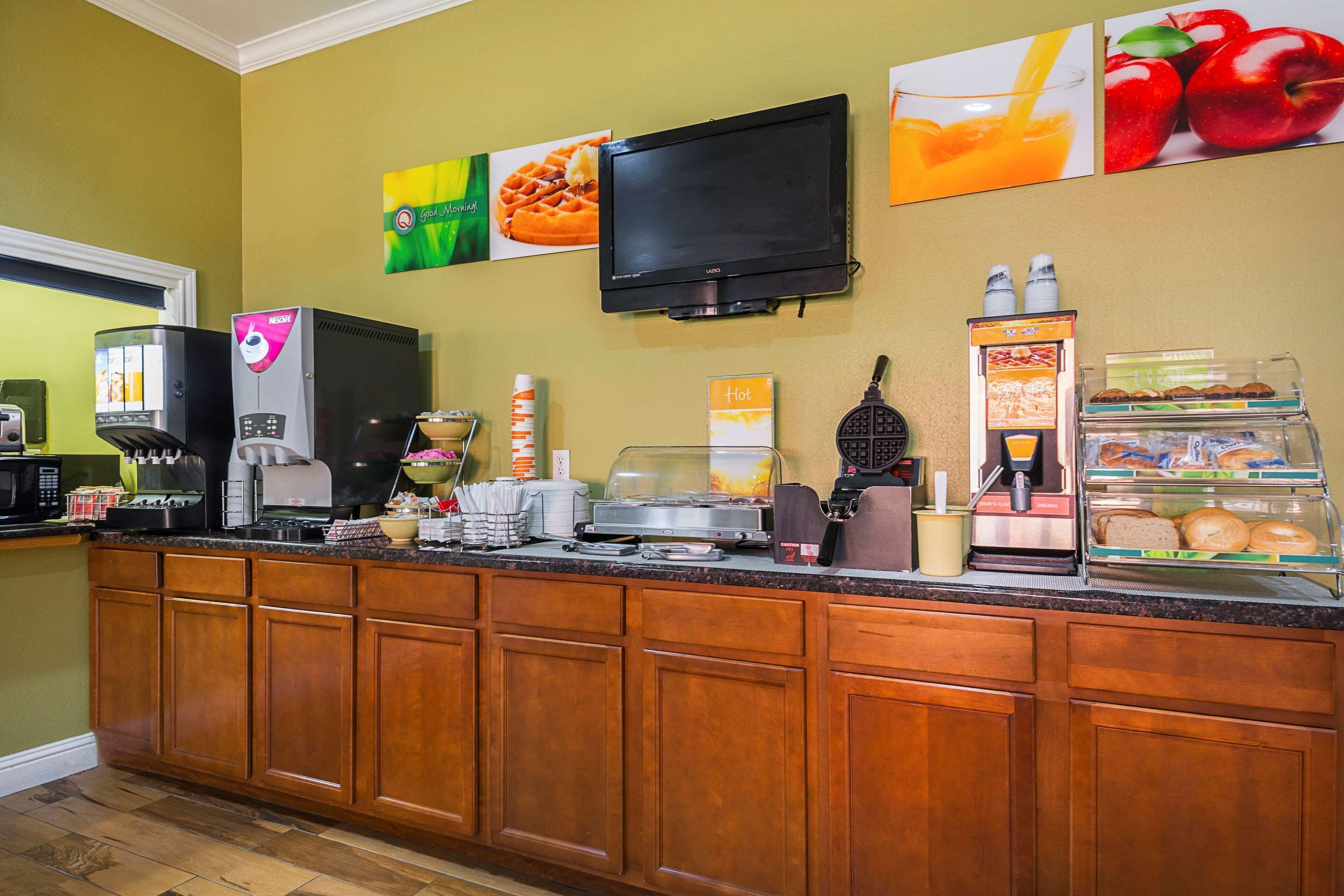 free continental breakfast