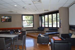 2 bars/lounges - Best Western Blackbutt Inn (New Lambton)