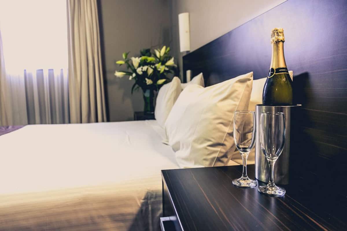 1 bedroom, in-room safe, desk, iron/ironing board