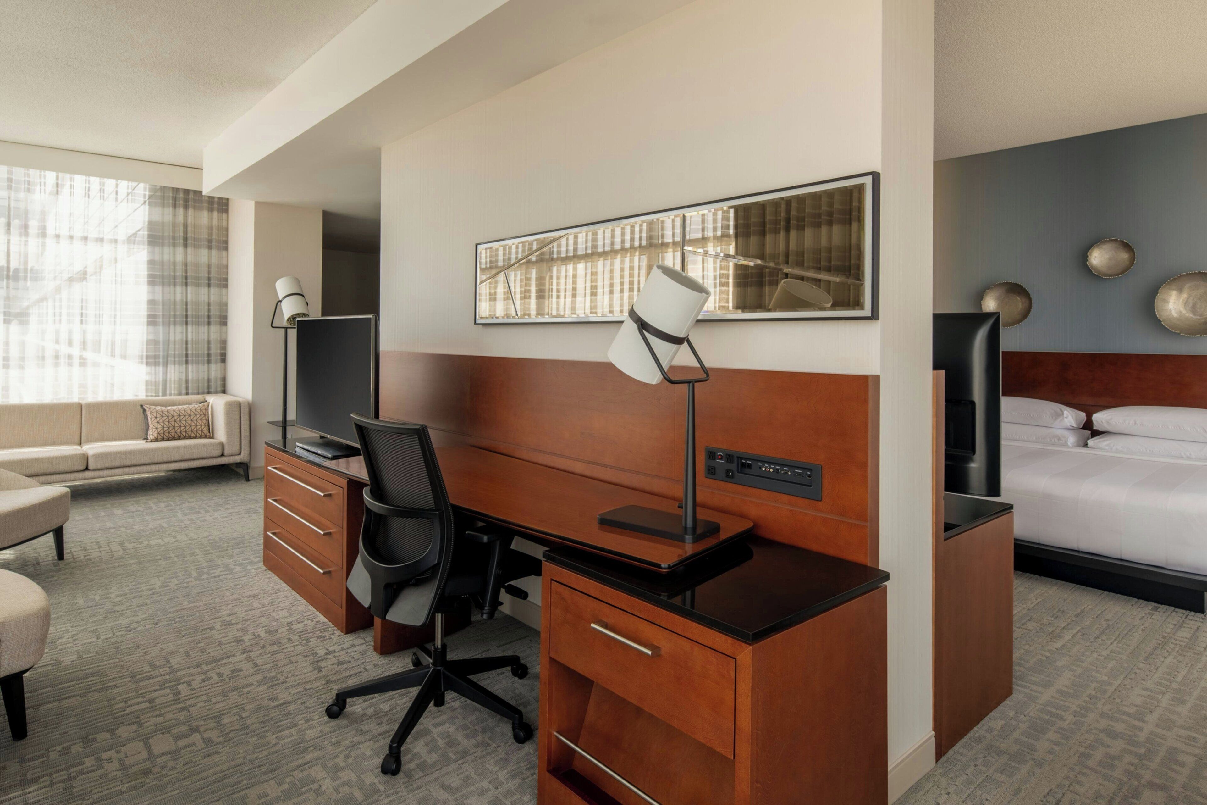 Photo - Marriott Montreal Airport In-Terminal Hotel