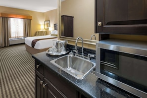 Caja de seguridad en la habitación y escritorio