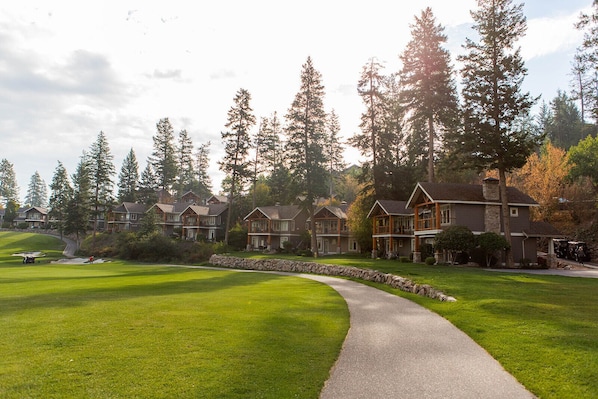 Ferienhaus, 2 Schlafzimmer (King and 2 Twin Beds) | Individuell dekoriert, individuell eingerichtet, Bügeleisen/Bügelbrett
