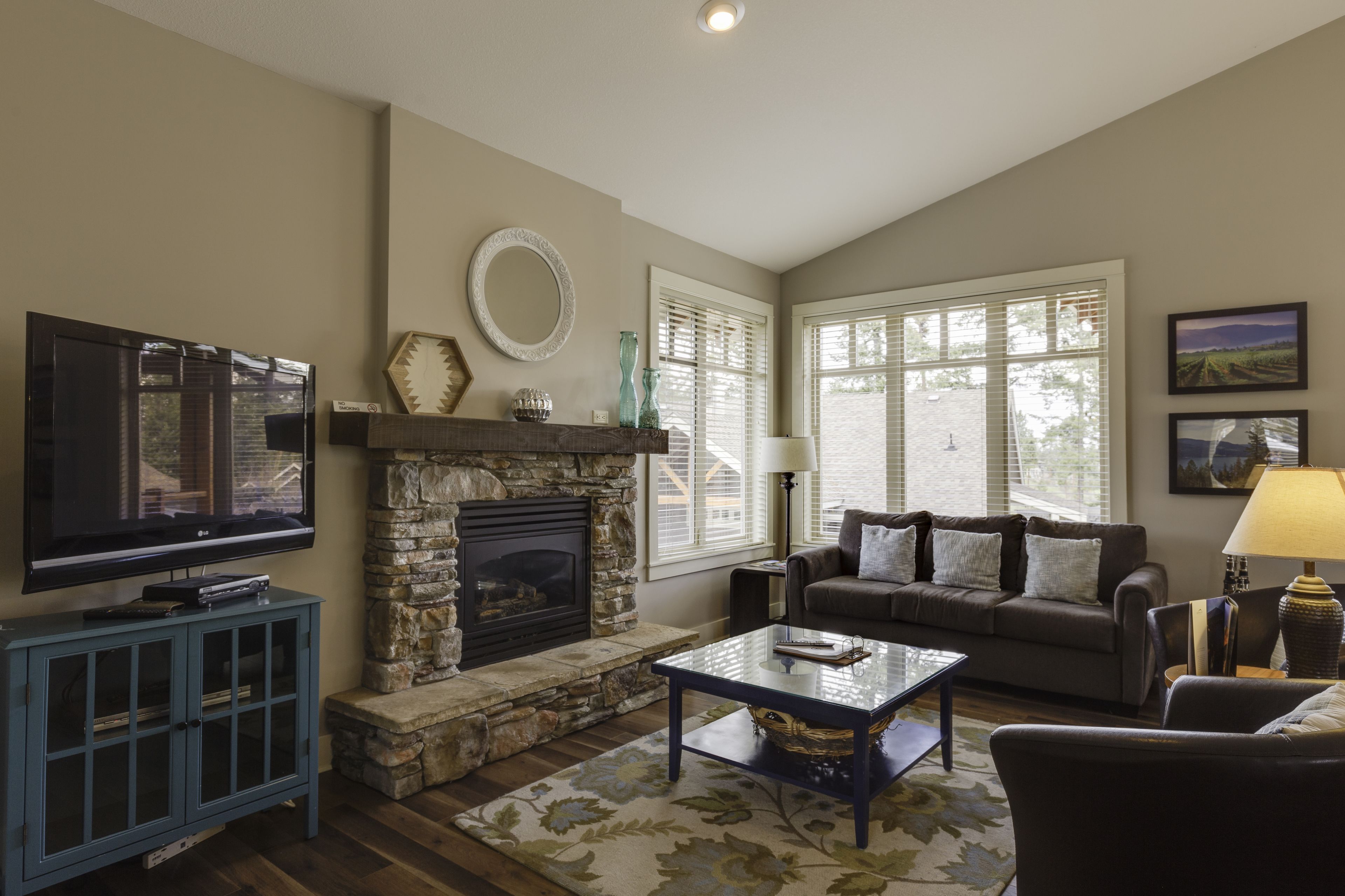 42-inch tv with cable channels, fireplace, pay films