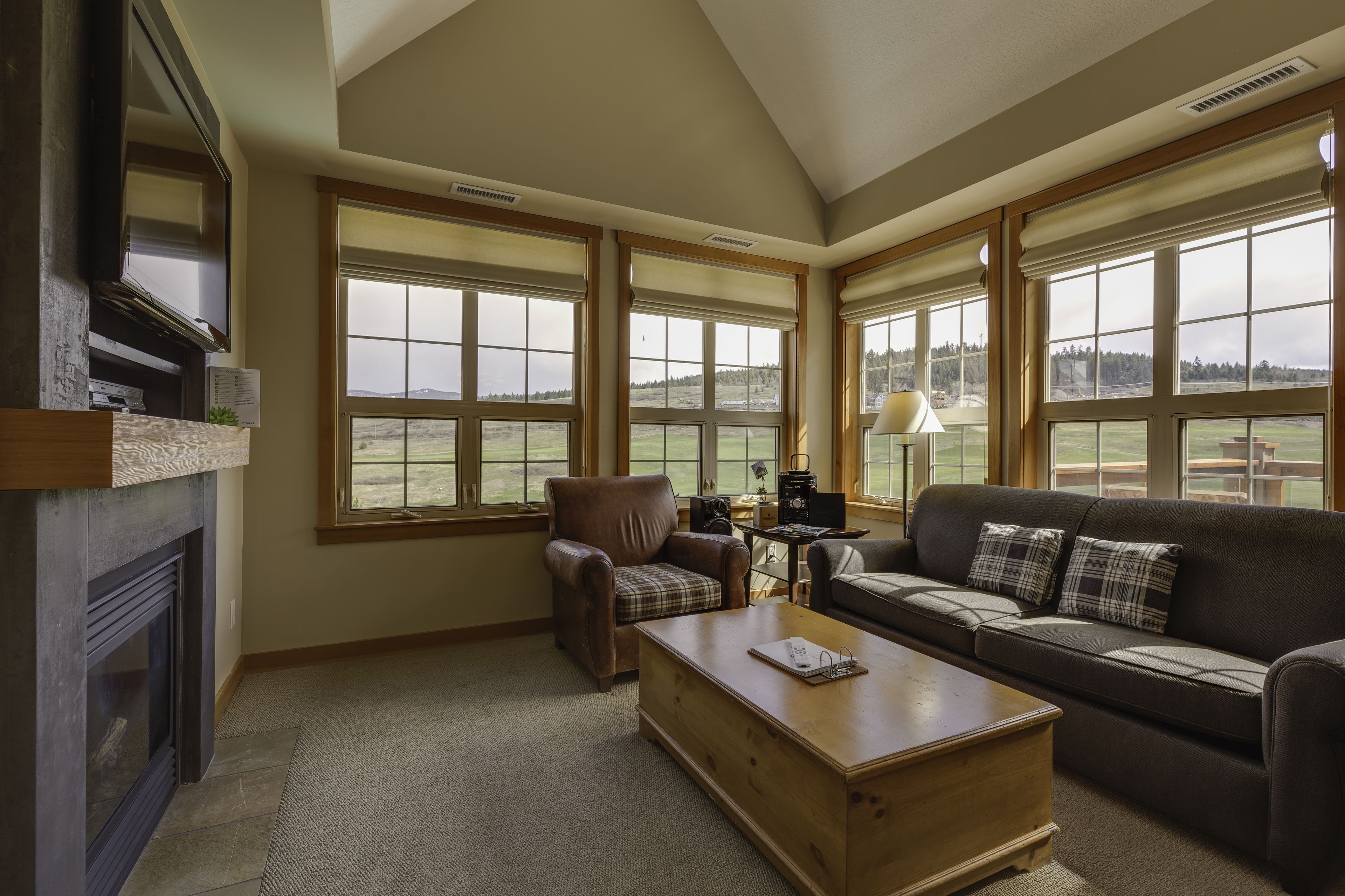 42-inch tv with cable channels, fireplace, pay films