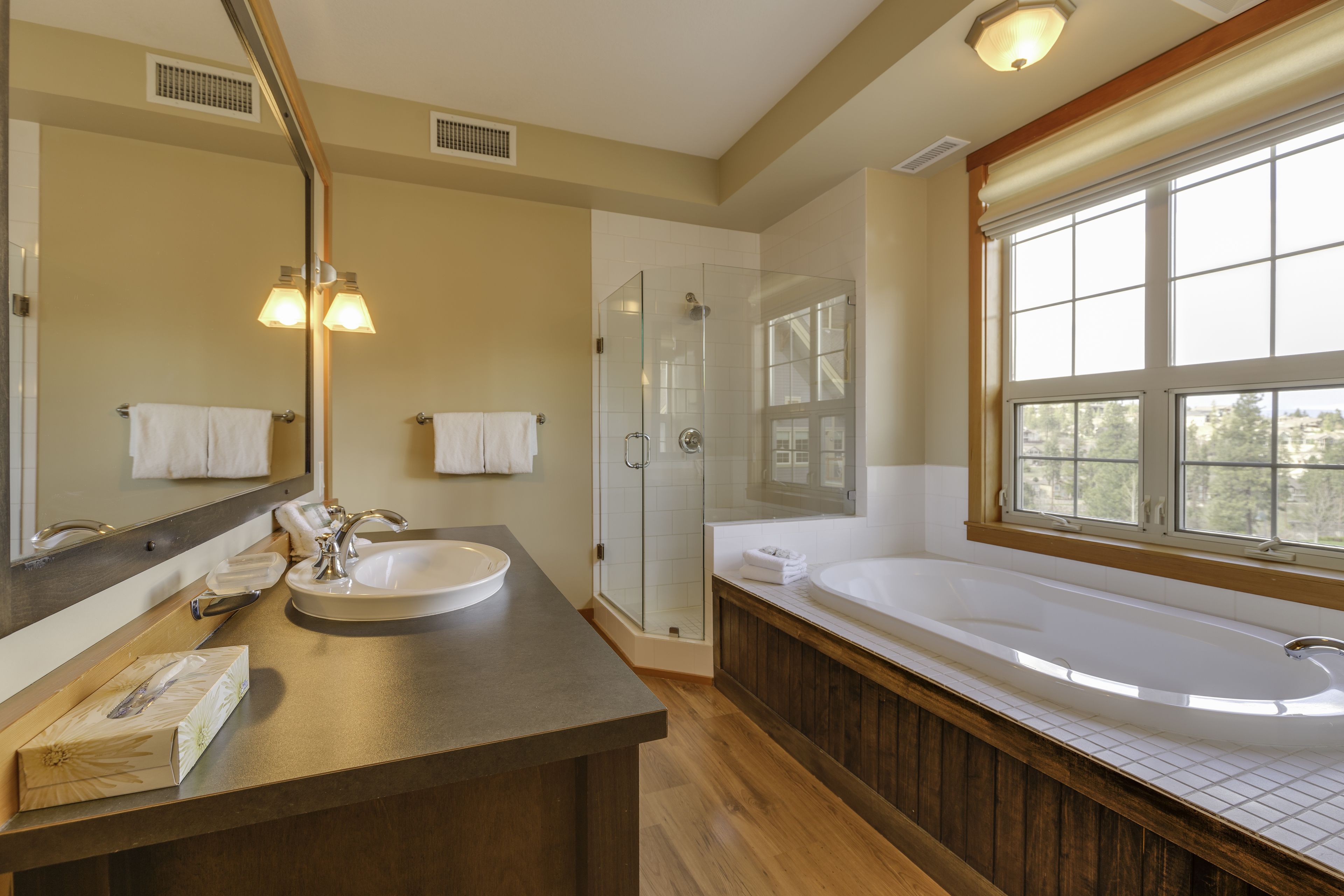 free toiletries, towels