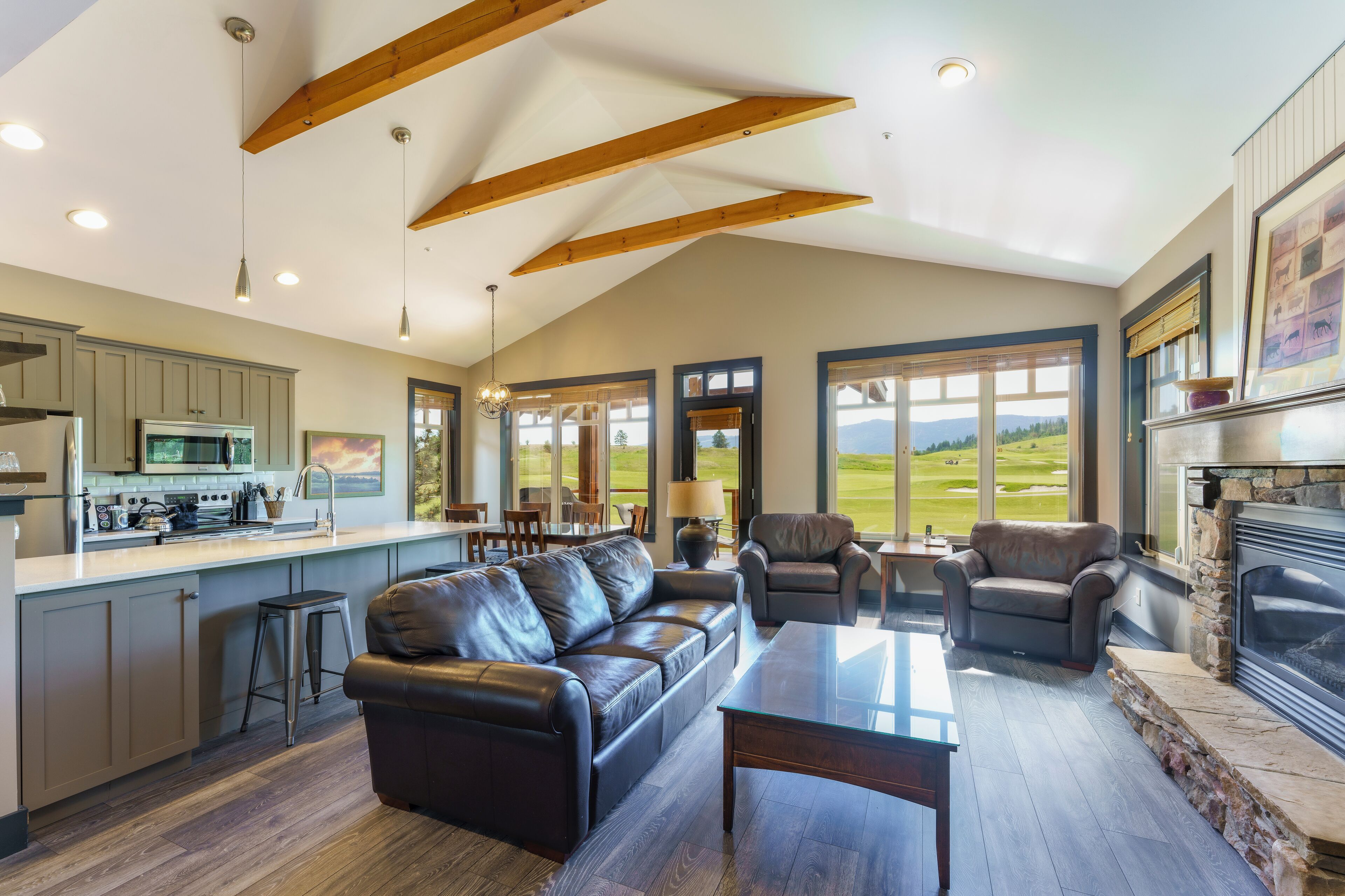 42-inch tv with cable channels, fireplace, pay films