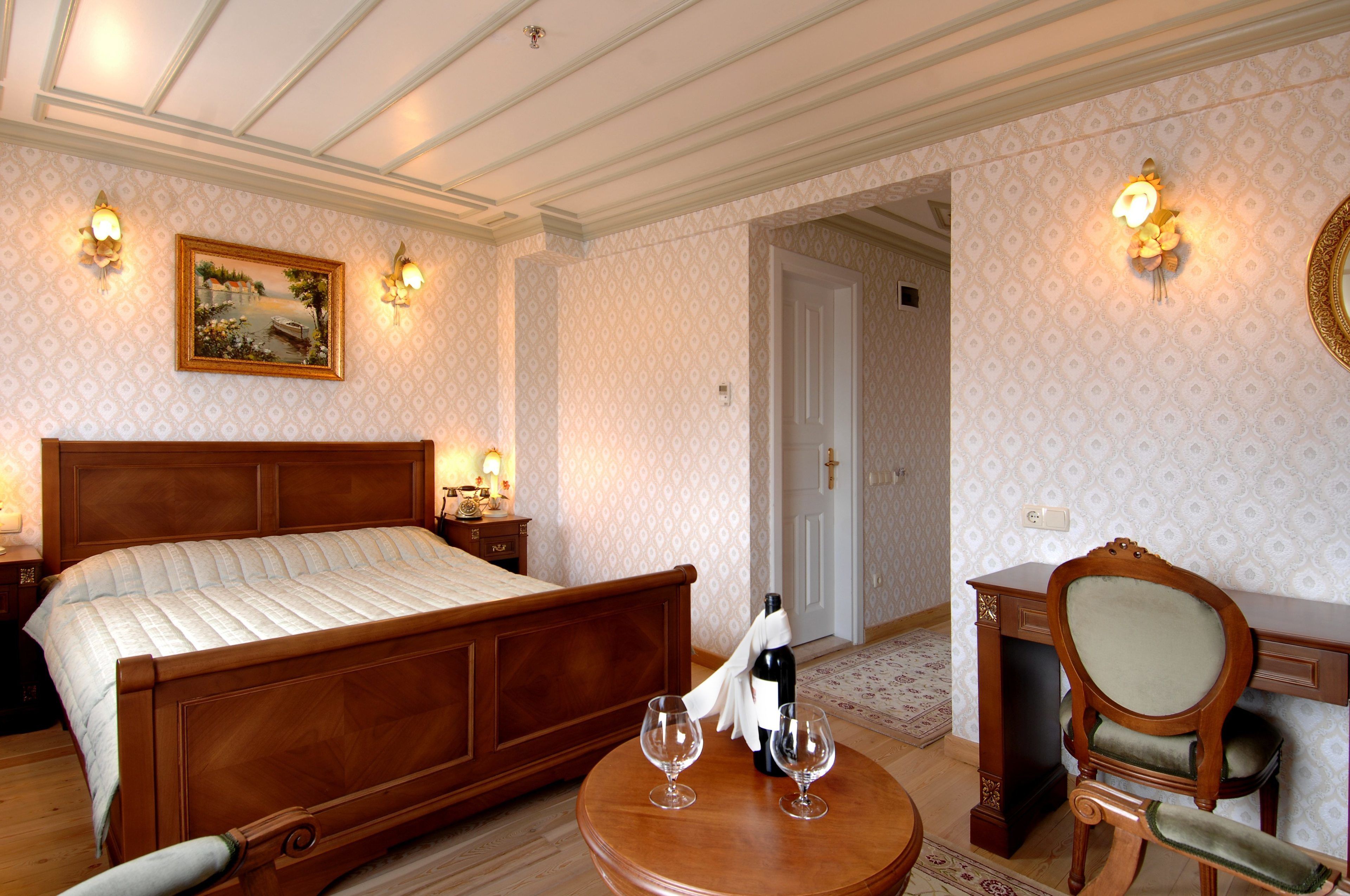 standard double room | premium bedding, pillow-top beds, minibar, in-room safe