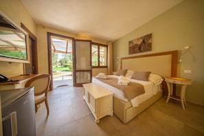 Rom – superior | Dundyner, safe på rommet, individuelt innredet og blendingsgardiner