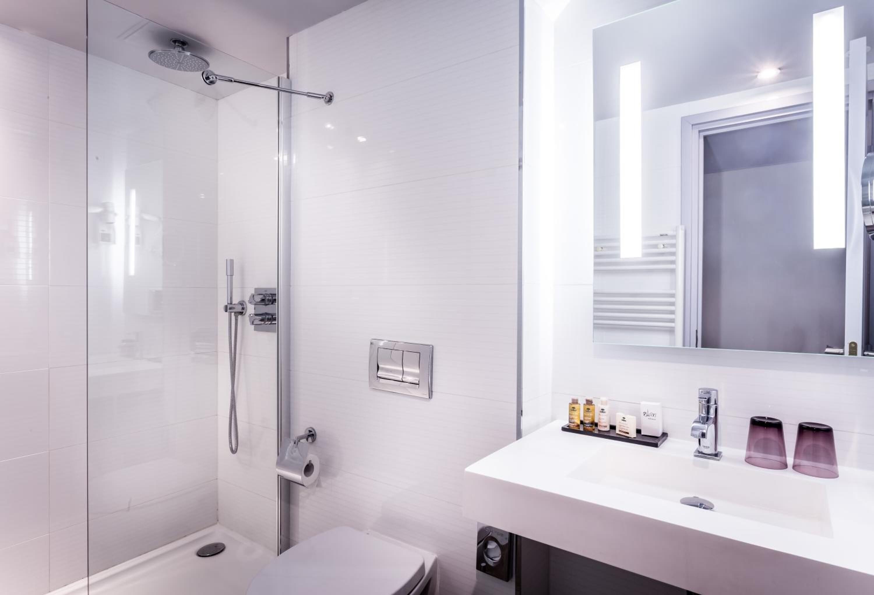 classic room | bathroom | free toiletries, hair dryer, towels