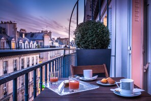 Balcony - Hotel Opera Marigny (Paris)