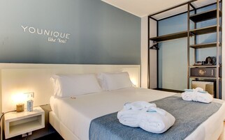 Deluxe Room | Desk, free WiFi, bed sheets