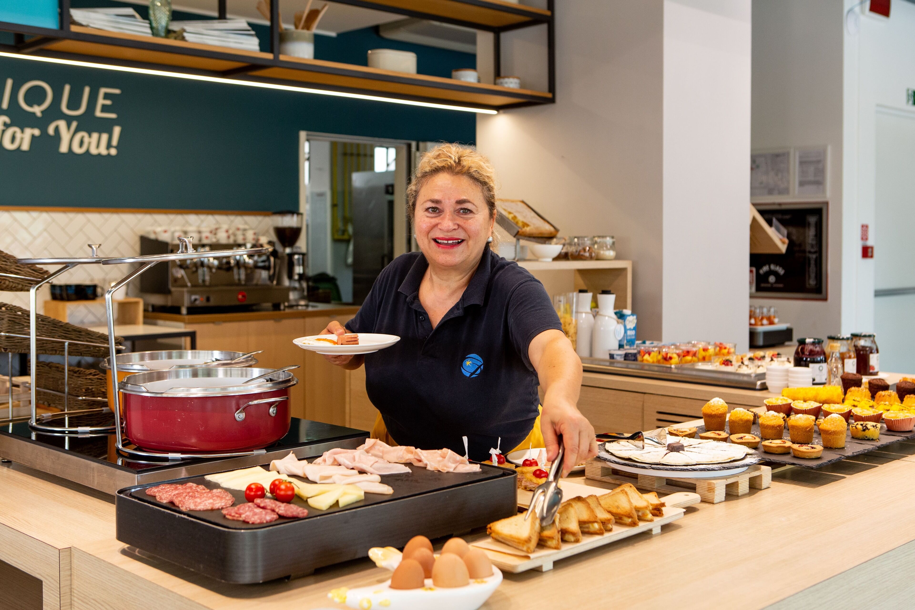 Daily buffet breakfast (EUR 8 per person)