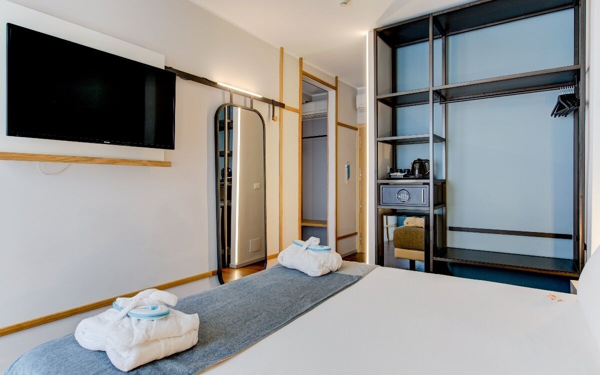 junior room | 1 bedroom, desk, free wifi, bed sheets