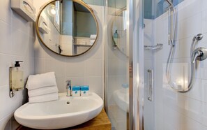 Deluxe Room | Desk, free WiFi, bed sheets - Polo BeYou Hotel (Riccione)