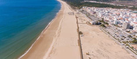 Vlak bij het strand