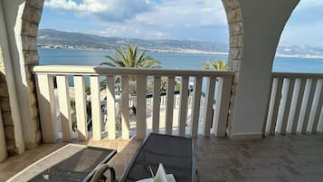 Superior-rum - 1 kingsize-sÀng - havsutsikt | Terrass/Patio