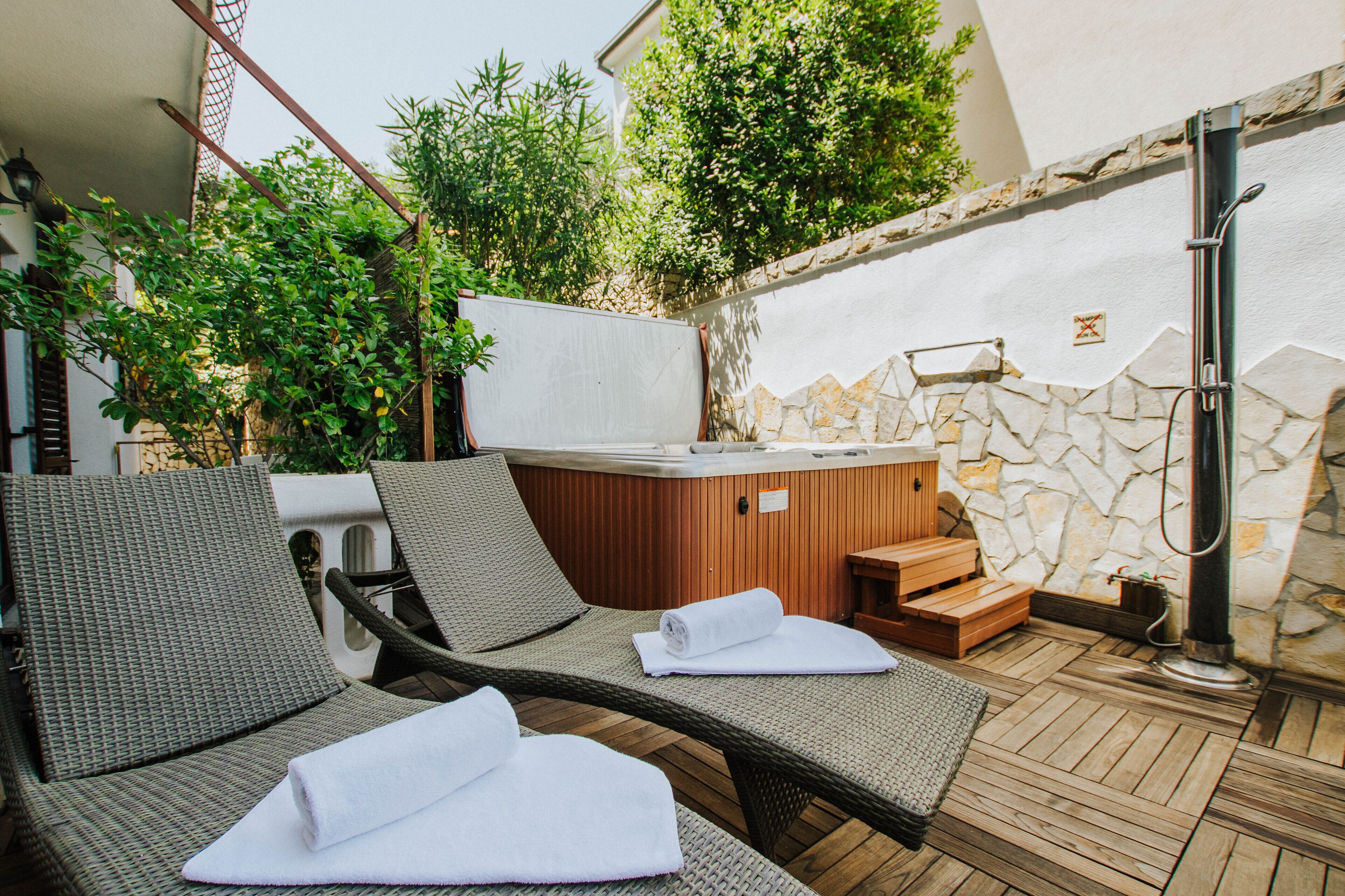 Bain à remous extérieur
