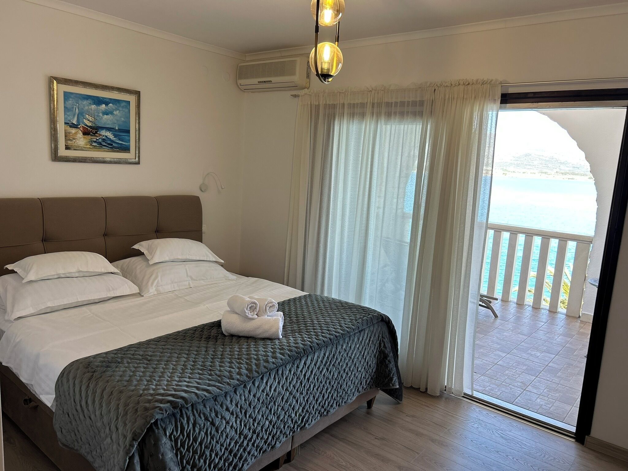 高級客房, 1 張特大雙人床, 海景 | 高級寢具、房內夾萬、書桌、免費 Wi-Fi