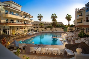 Outdoor pool, pool loungers