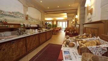 Petit déjeuner buffet compris tous les jours