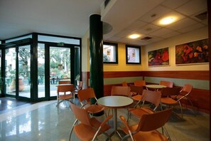 Bar (on property) - Kaire Hotel (Rome)