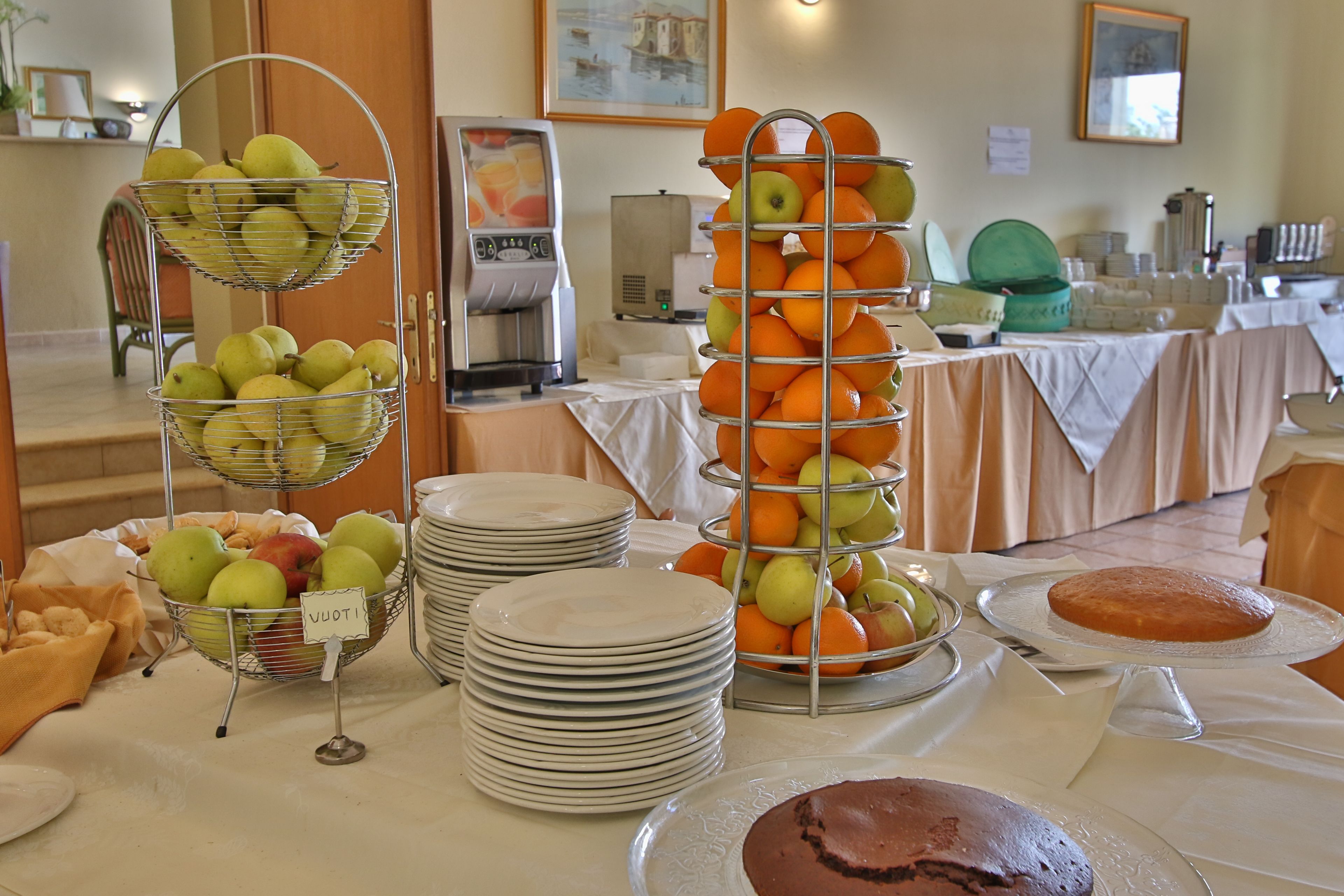 free daily continental breakfast