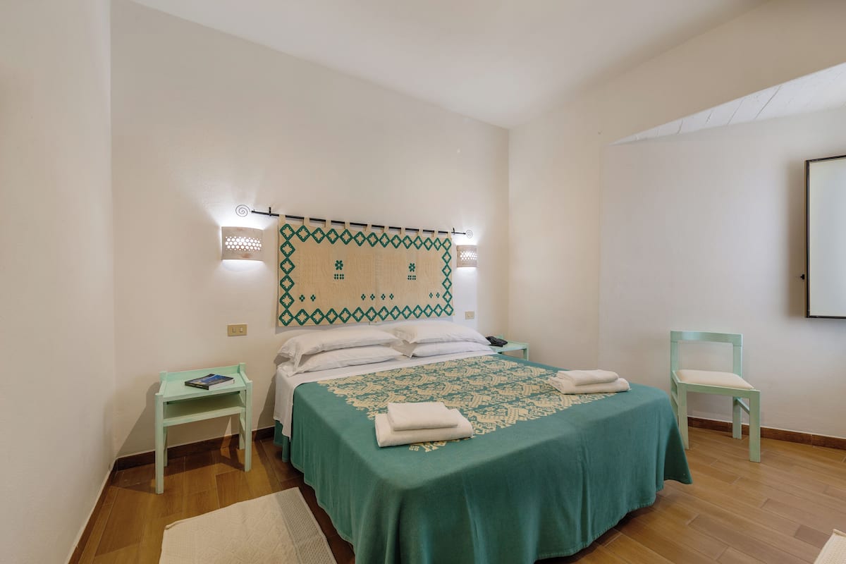 Classic Double or Twin Room, Balcony | Memory-foam beds, minibar, in-room safe, desk