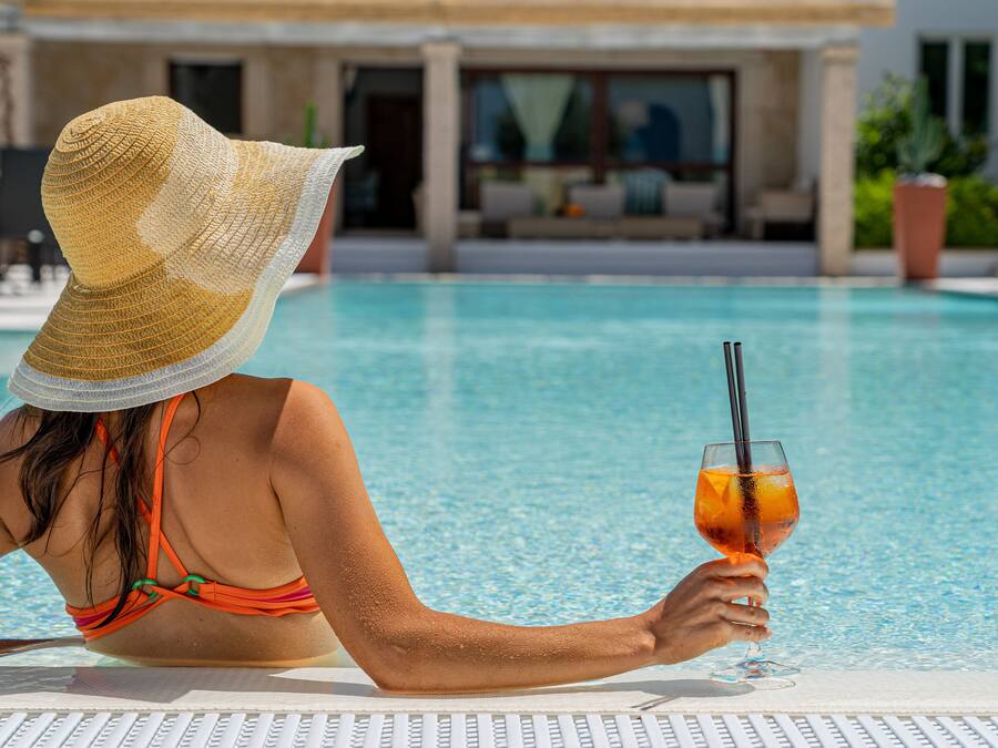 Bar à beira da piscina