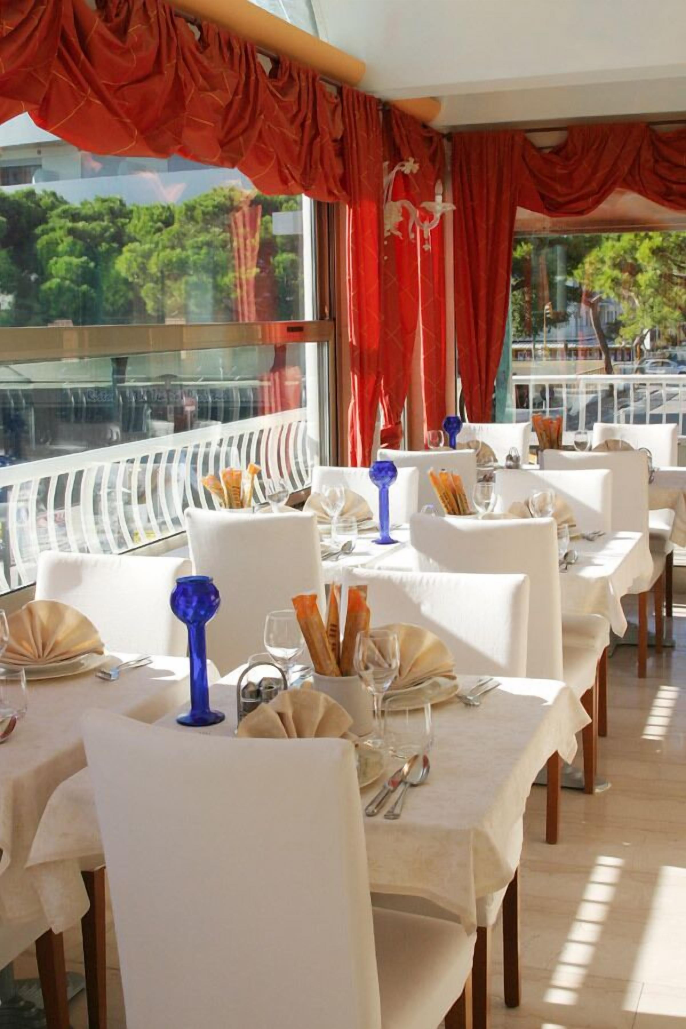 breakfast, lunch, dinner served; beach views