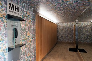 Pintu masuk properti