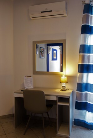 Design Double or Twin Room, 1 Queen Bed, Ensuite, Mountain View | Frette Italian sheets, premium bedding, pillowtop beds - Bed & Breakfast Oleaster (Bolognetta)