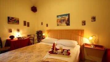 Double Room | Desk, iron/ironing board, cribs/infant beds, free WiFi