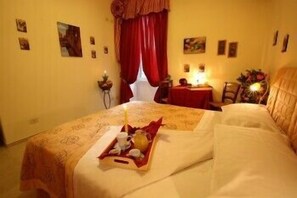 Double Room | Desk, iron/ironing board, cribs/infant beds, free WiFi