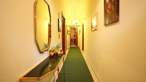 Interior - Cappuccino (Rome)