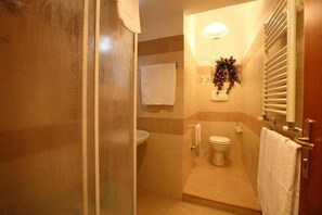 Regadera, regadera tipo lluvia, amenidades de baño gratuitas 