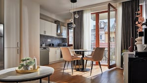 Deluxe One-Bedroom | Private kitchen